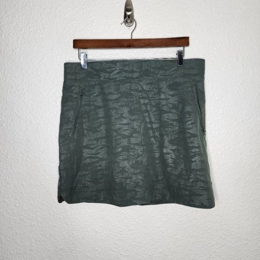Orvis Embossed Pull-On Athleisure Skort in Olive Green Women's Size Large